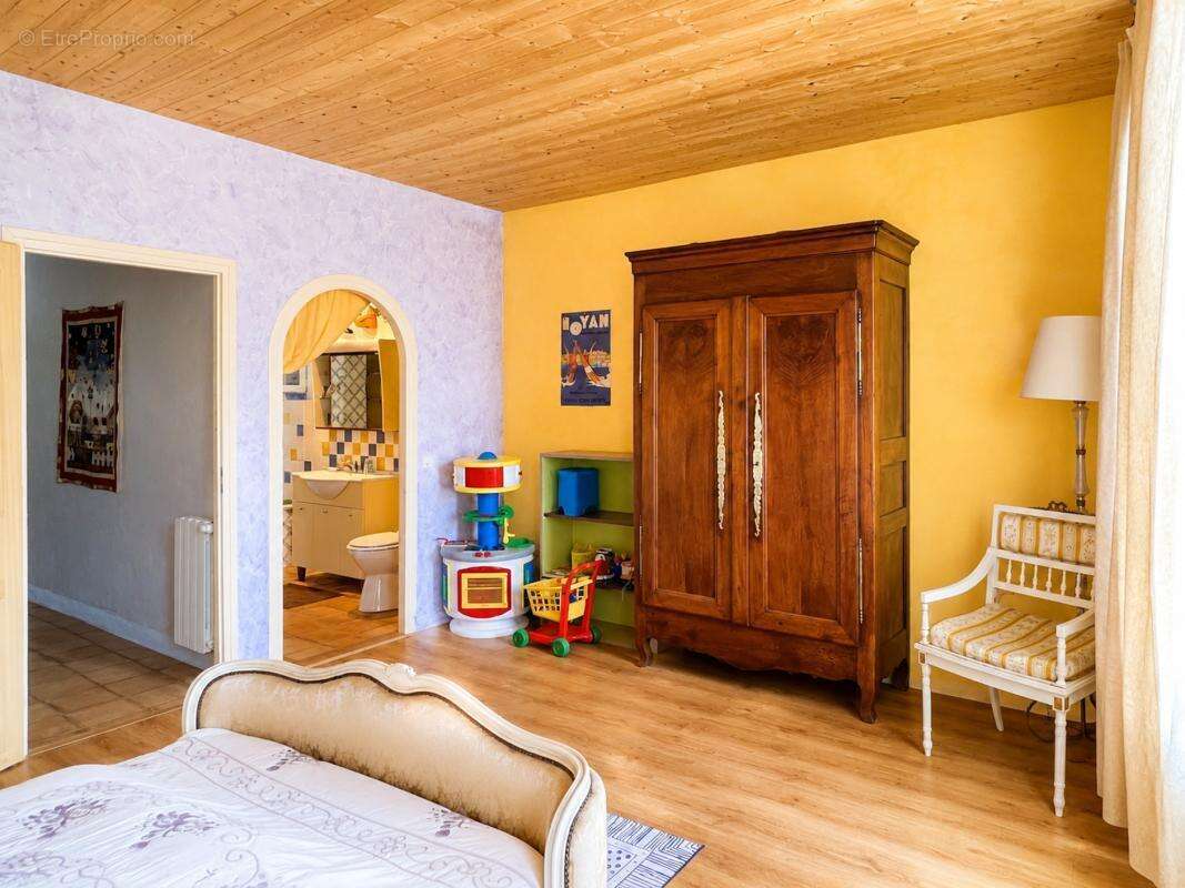 Maison 159 m² à Semussac  - photo 12
