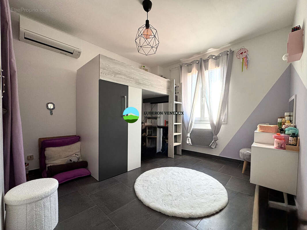 Maison à PERNES-LES-FONTAINES