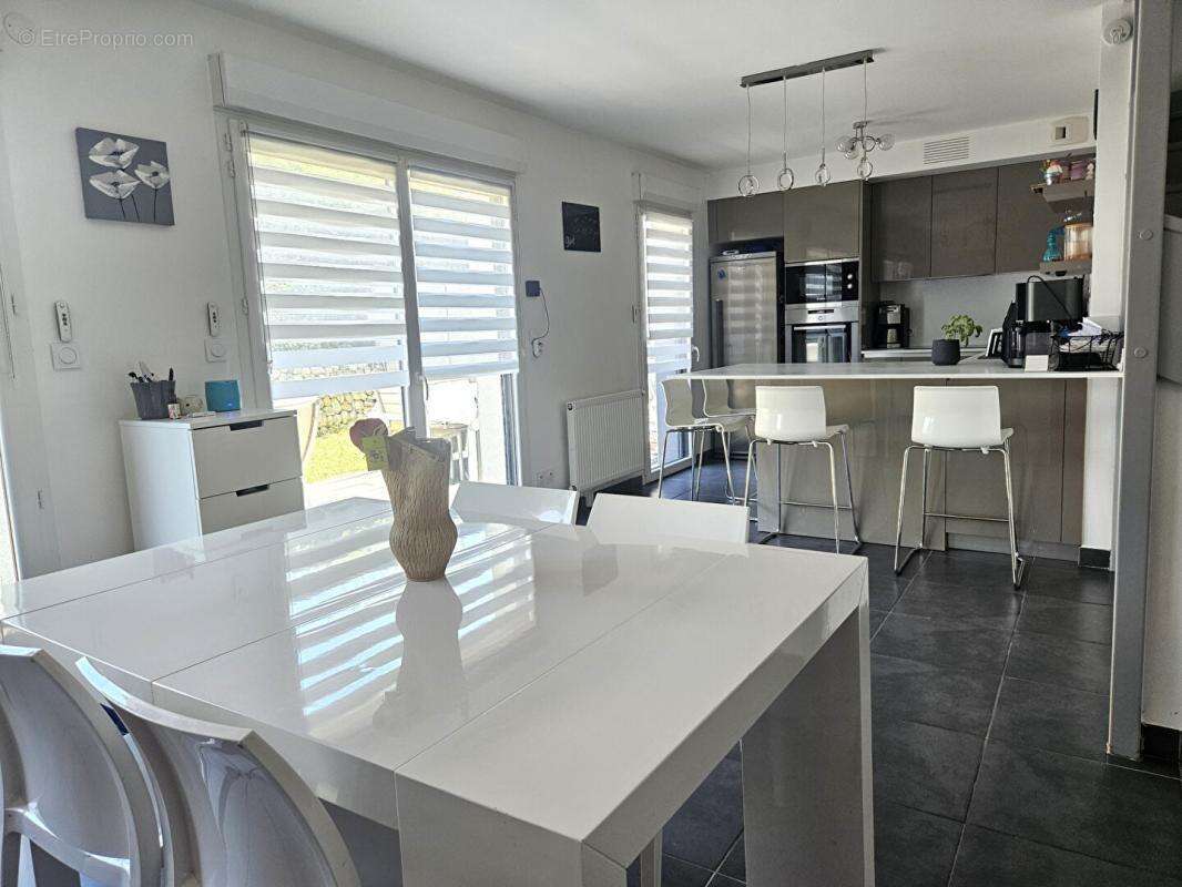 Maison Chassieu 5 pièce(s) 120 m2 - photo 4