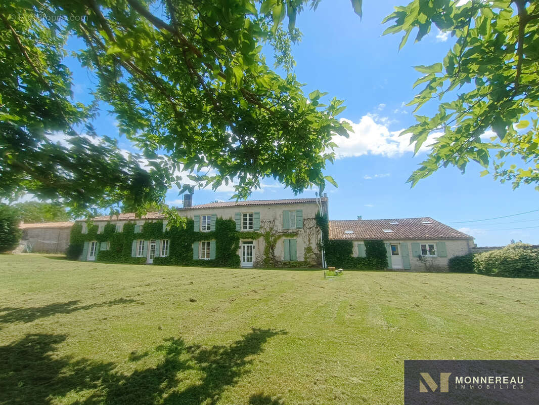 Maison à MORTAGNE-SUR-GIRONDE