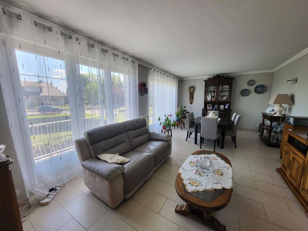 Maison à COSNES-ET-ROMAIN