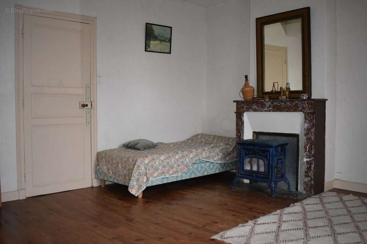 Belle et grande maison familiale à rafraîchir - photo 17