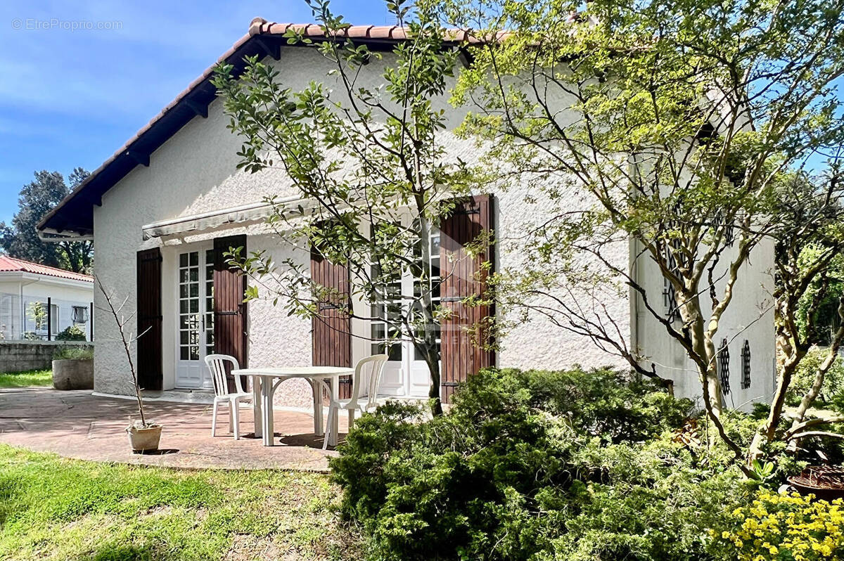Maison à VAUX-SUR-MER