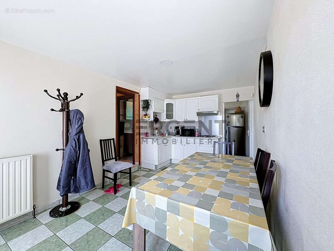 Maison 178 m² à La Francheville  - photo 7