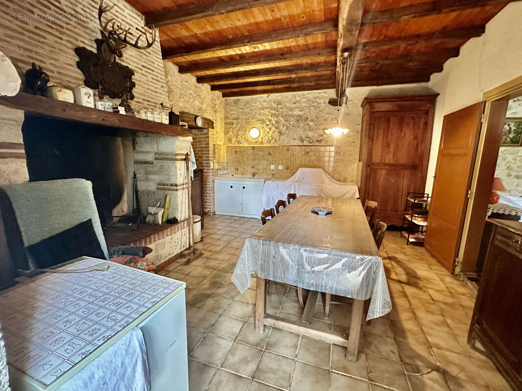 Maison à PUJOLS
