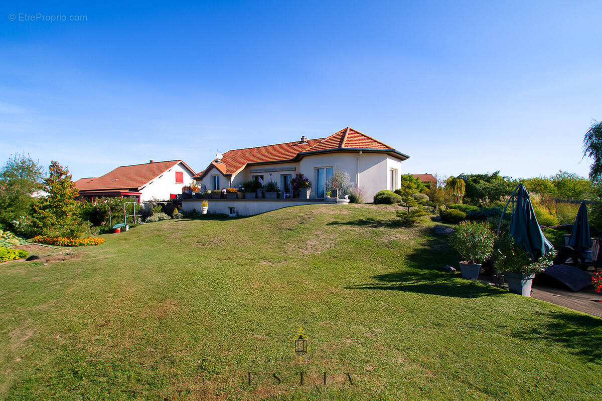 Maison à CREVIC