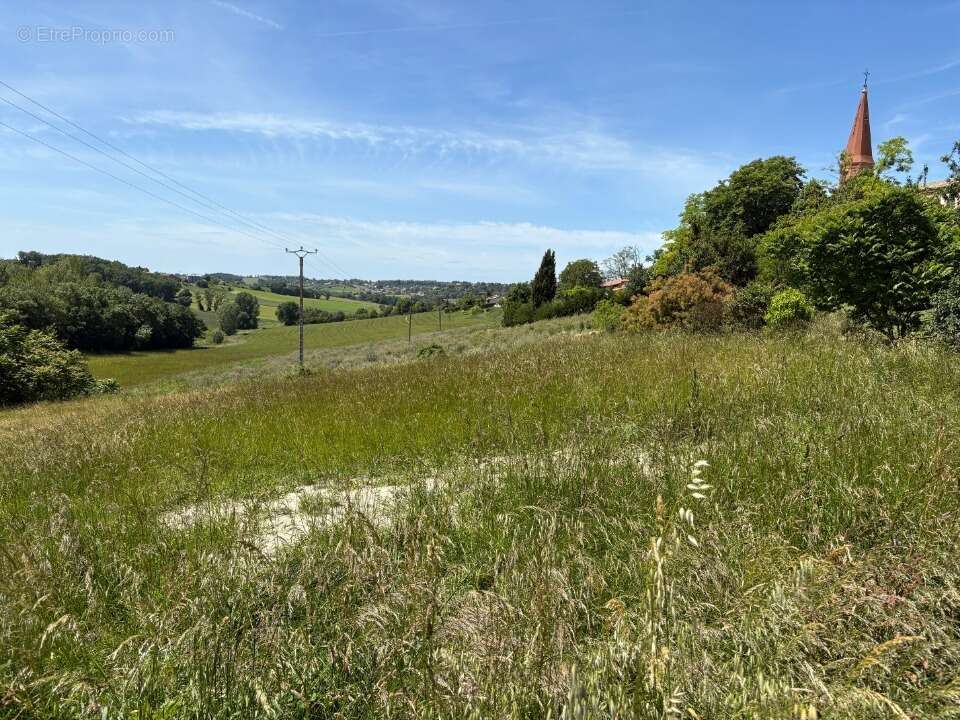 Terrain à SAINT-JEAN-LHERM