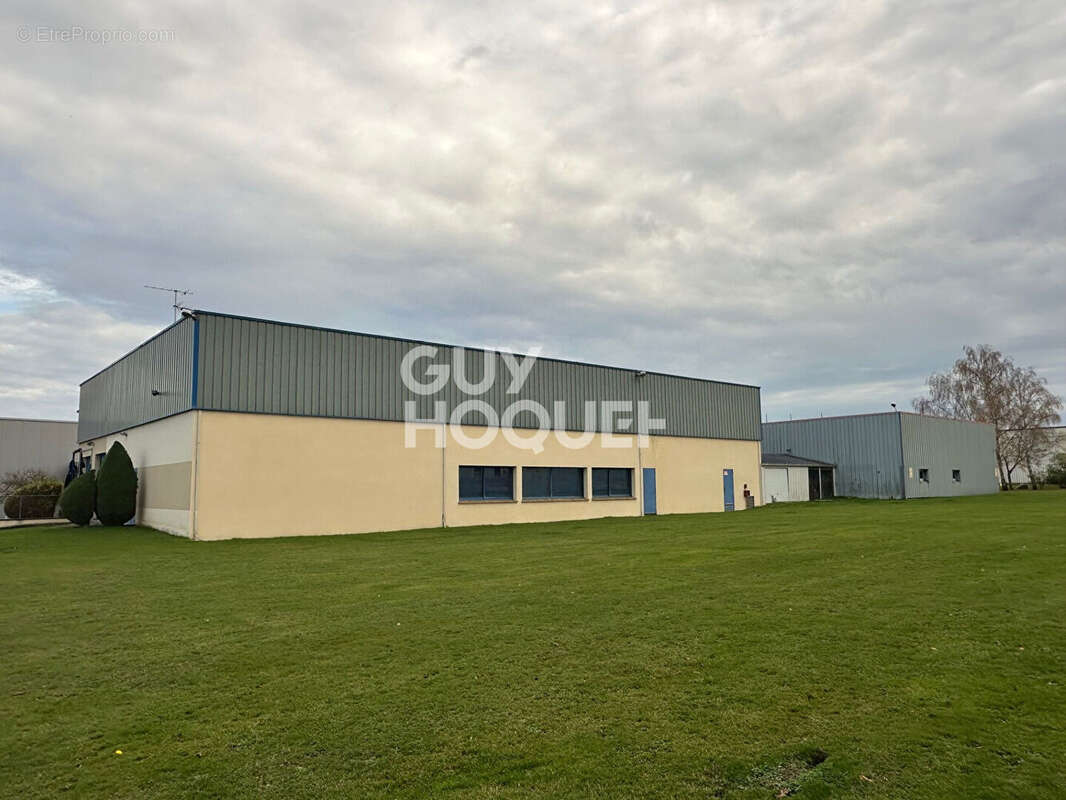 Commerce à VERNEUIL-SUR-AVRE