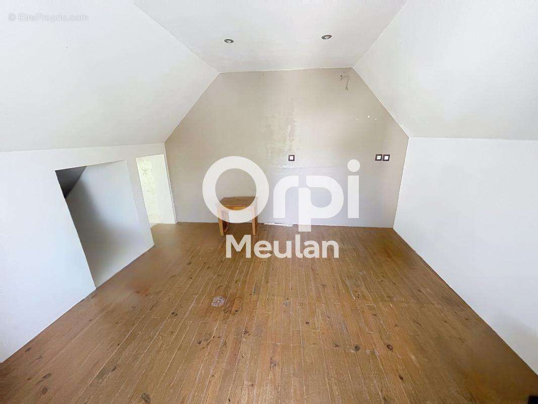 Appartement à SERAINCOURT