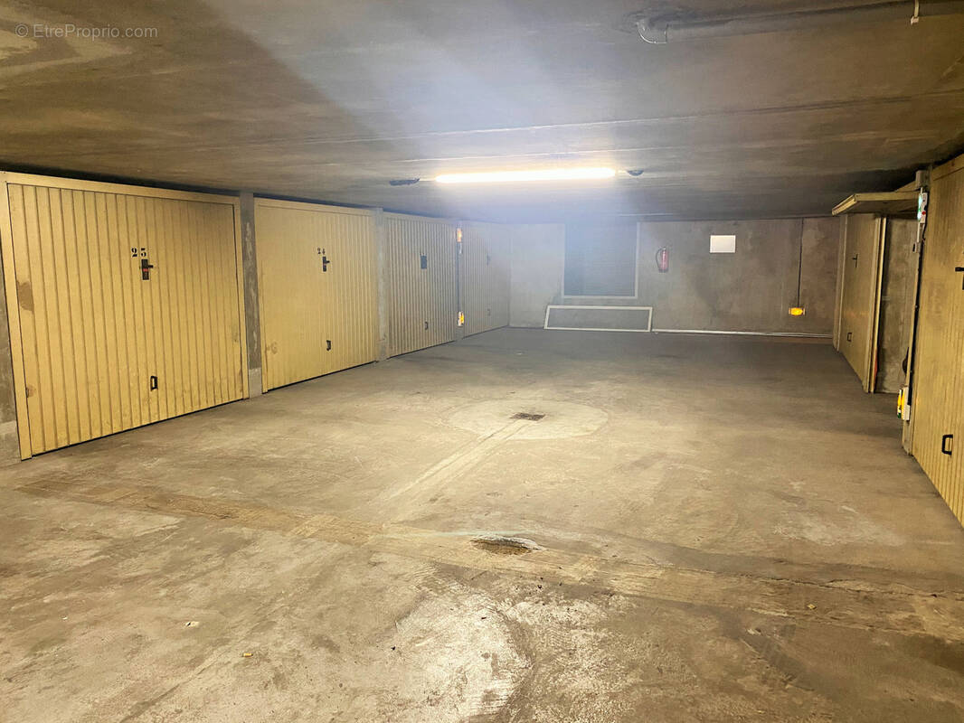 Parking à LYON-7E