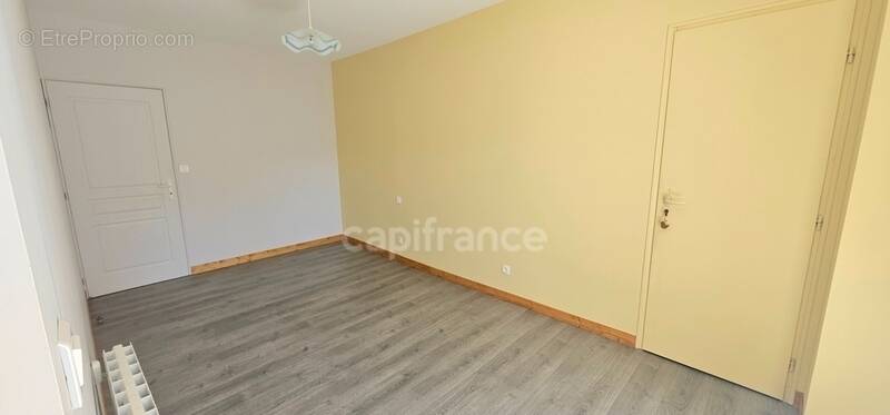 Appartement à SALINS-LES-BAINS