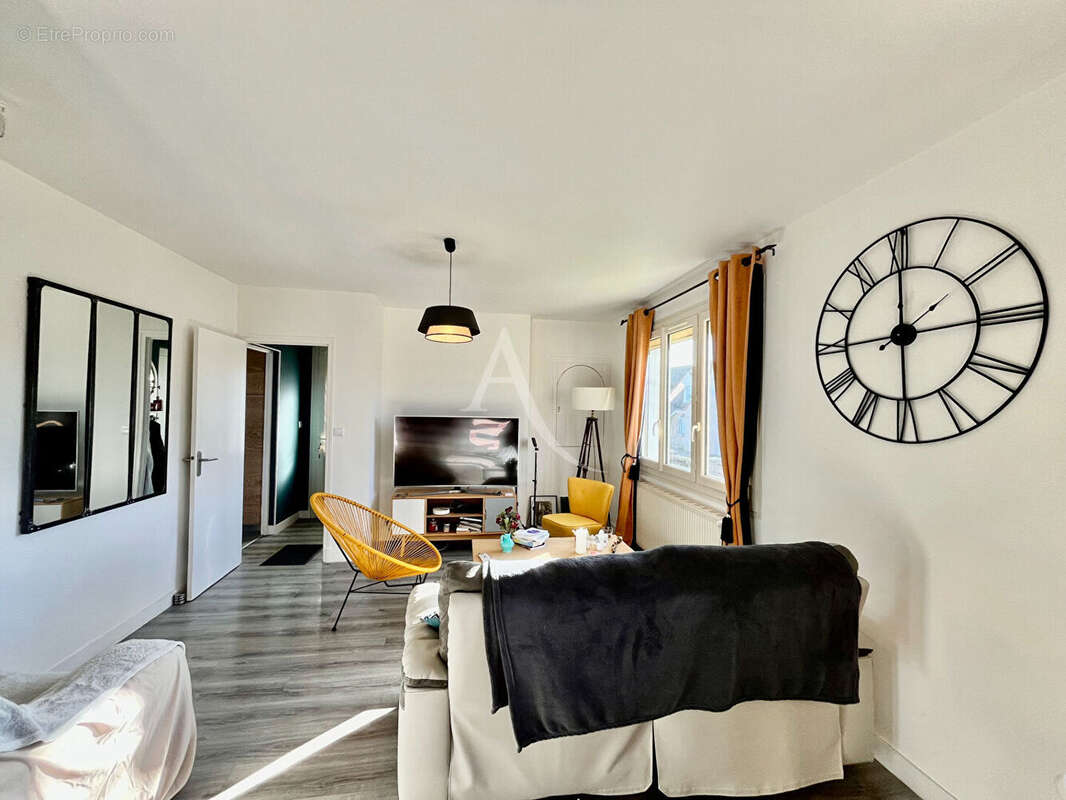 Maison à SAINT-GERVAIS-LA-FORET