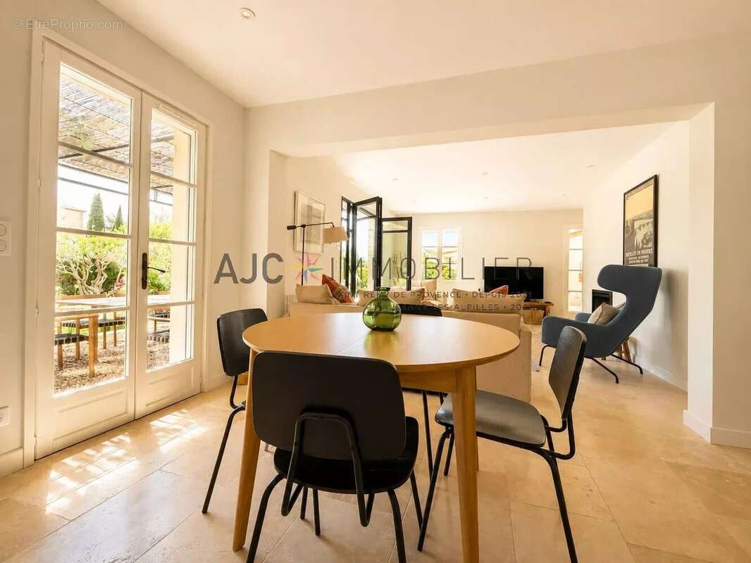 Saint-Rémy-de-Provence – Maison lumineuse de 4 chambres avec piscine proche centre - photo 14