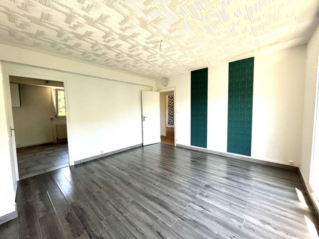 Appartement 620 m² à Charleville-Mezieres  - photo 124