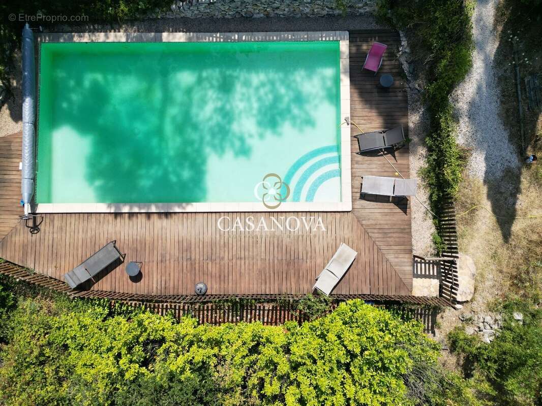 Point de VUE PANORAMIQUE. Bâti de CARACTERE avec piscine et 250 m² habitables et possibilité de projet touristique (chambres d'h - photo 5