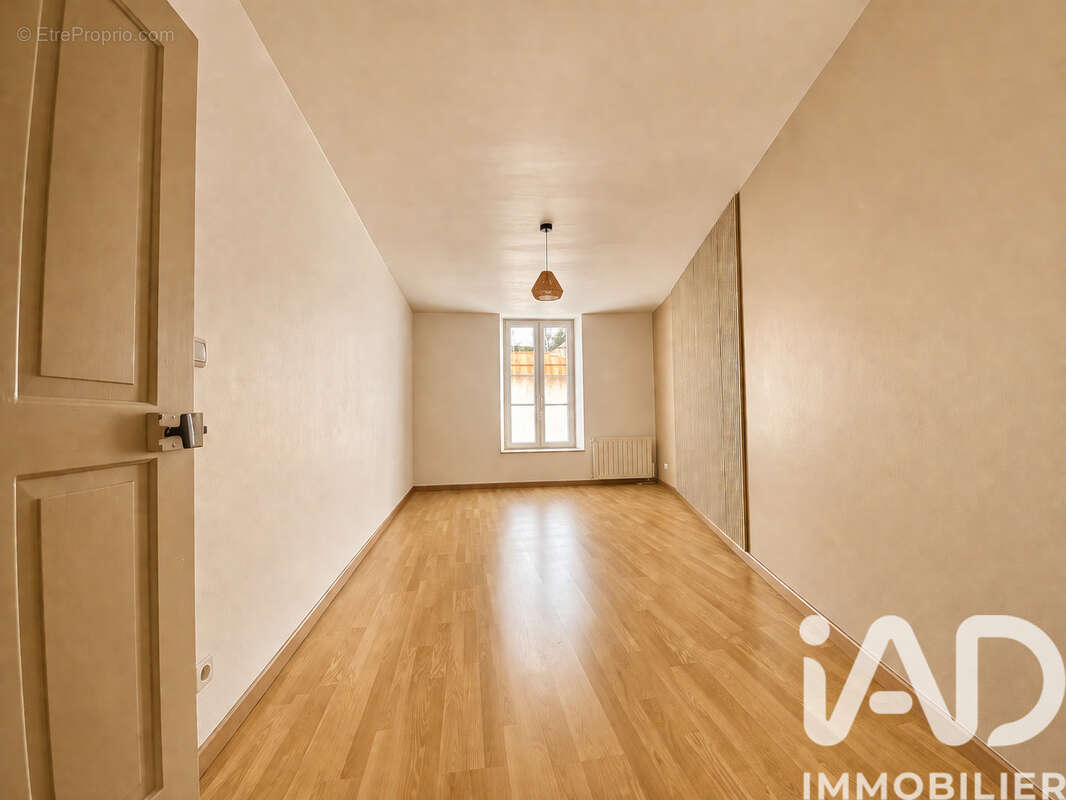 Appartement 176 m² à Vaux  - photo 4