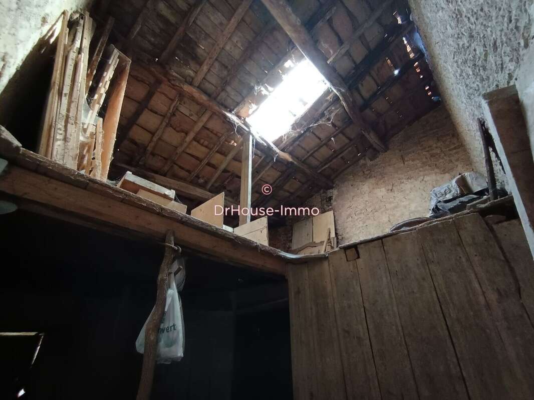 Maison 100 m² à Saint-Pierre-De-L'ile  - photo 5
