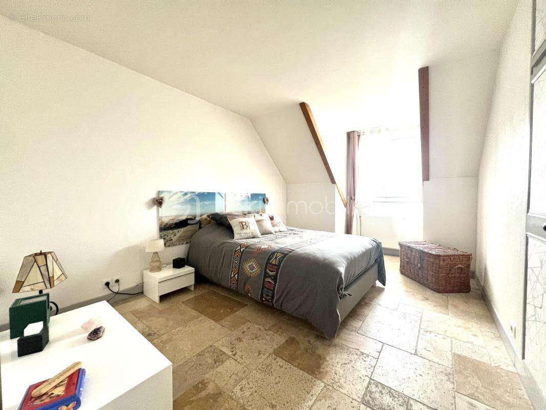 Propriété familiale de 150 m² - 5 chambres, jardin arboré et stationnement - photo 6