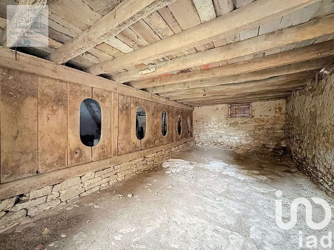Maison 65 m² à Pouzy-Mesangy  - photo 8
