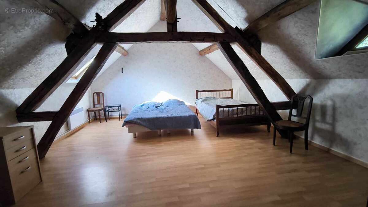 Autre à THEILLAY