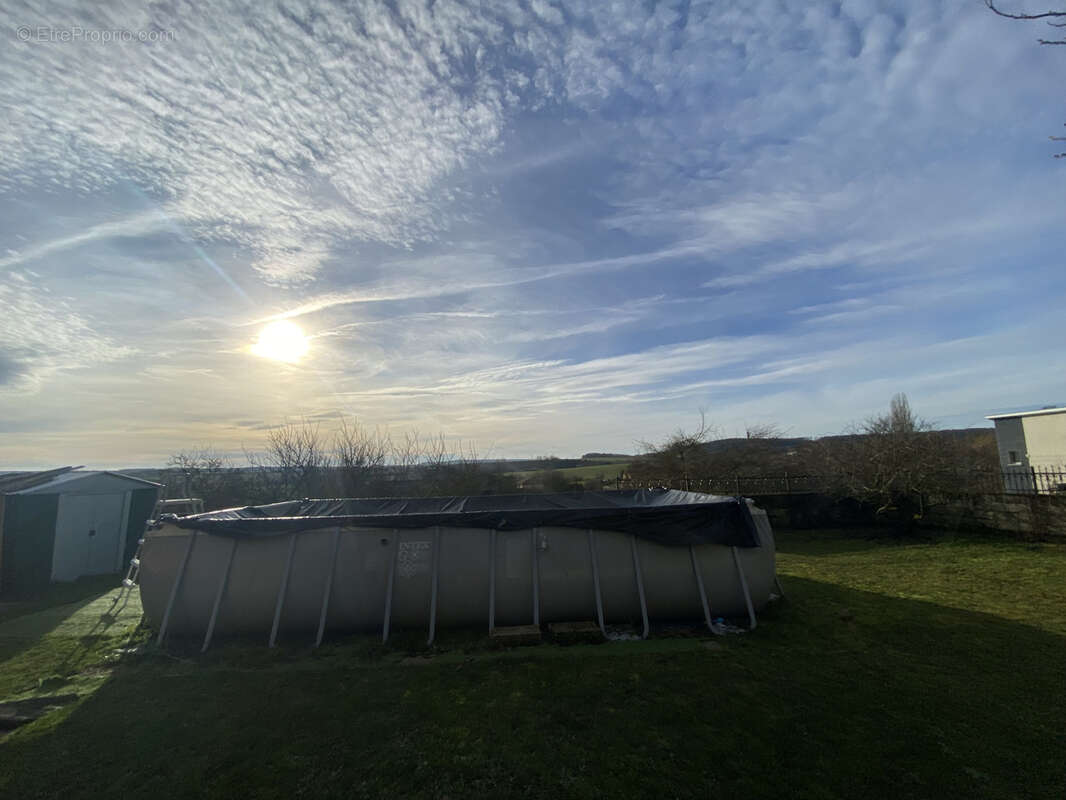 Maison à MENIL-LA-HORGNE