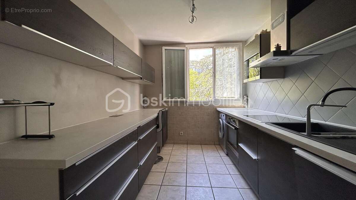 Appartement à LE PONT-DE-CLAIX