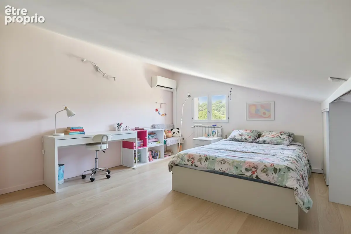 Maison à vendre à Vernègues ? 185 m² ? 4 chambres ? Piscine ? Terrain 1 000 m² ? Double garage - photo 15