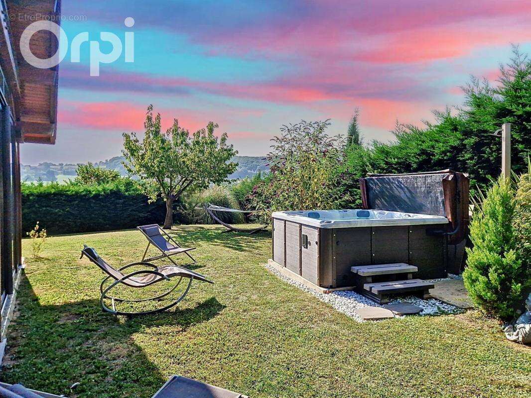 Maison à MONNETIER-MORNEX