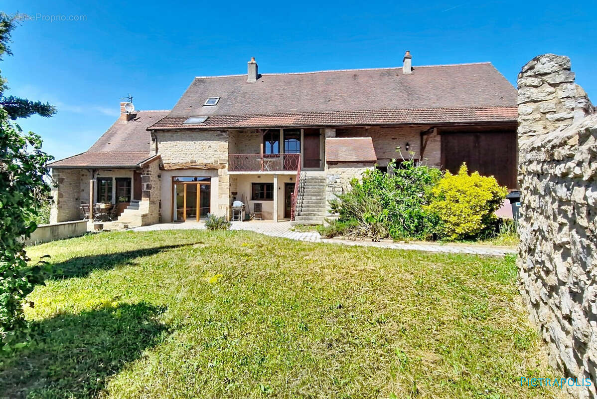 Maison à SIGY-LE-CHATEL