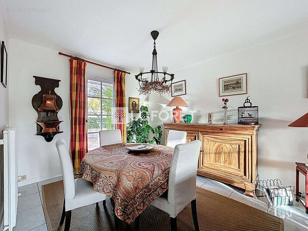 Maison à VERNEUIL-SUR-SEINE