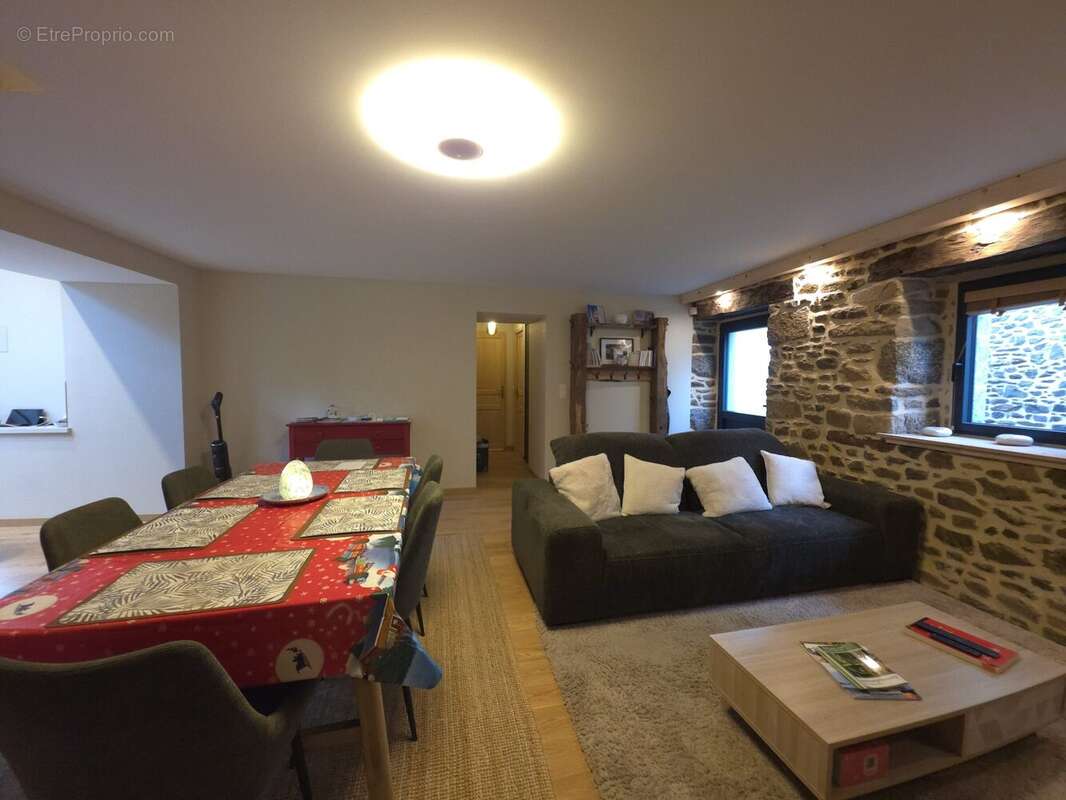 Maison à SAINT-CARREUC