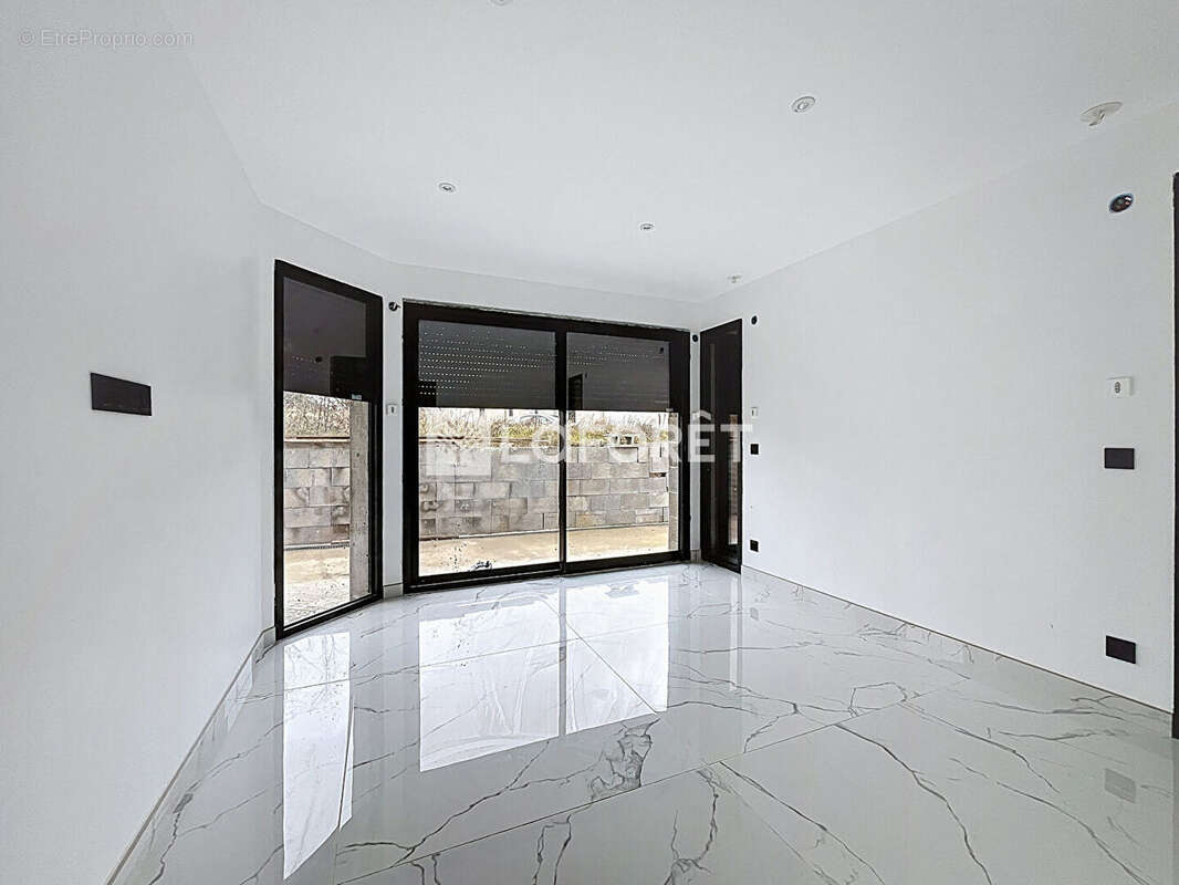 Maison à MEILLONNAS