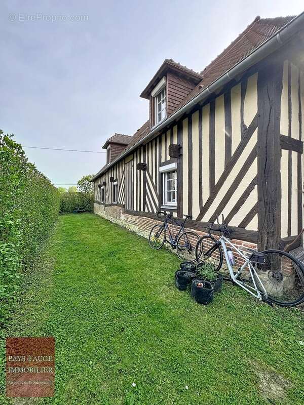 Maison à SAINT-GEORGES-EN-AUGE