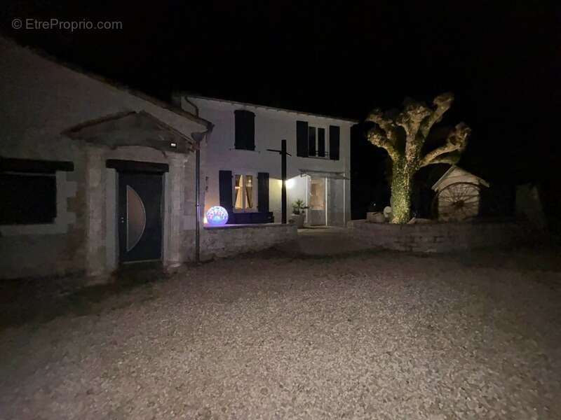 Maison à VOUILLE