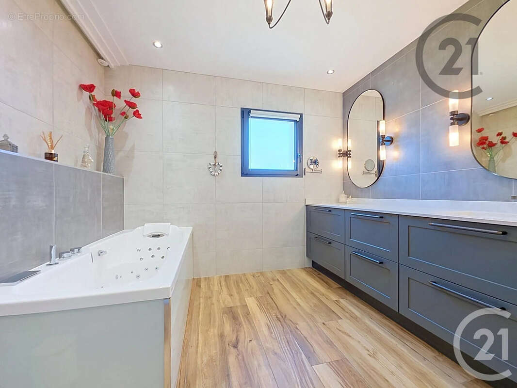 Maison 177 m² à Le Pavillon-Sainte-Julie  - photo 19