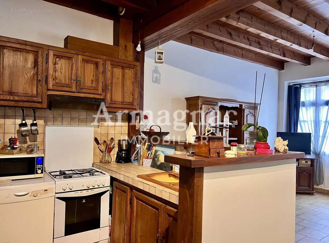 Maison à VIC-FEZENSAC