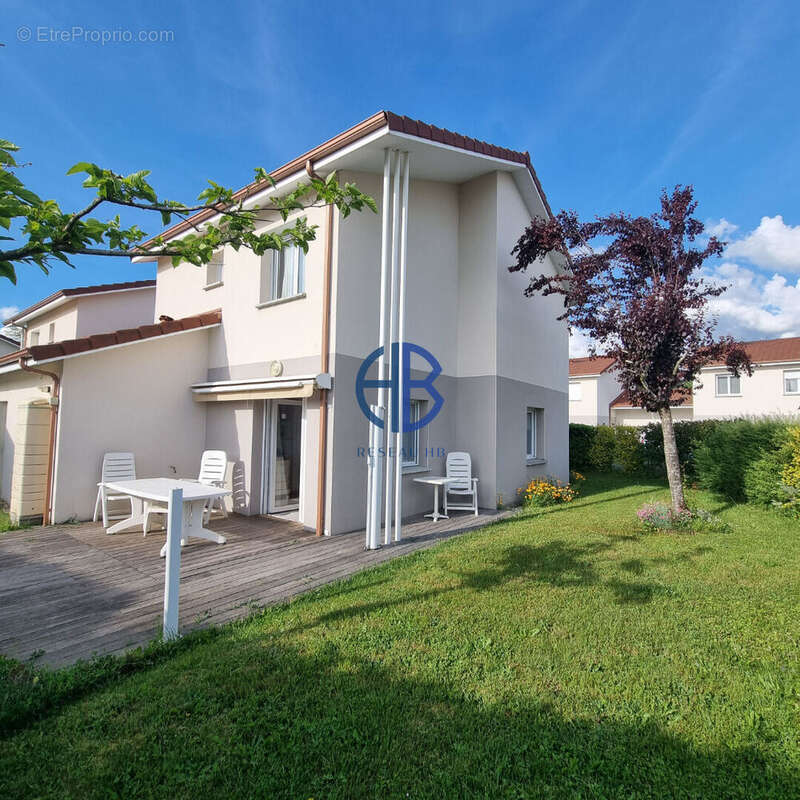 Maison à LA TOUR-DU-PIN