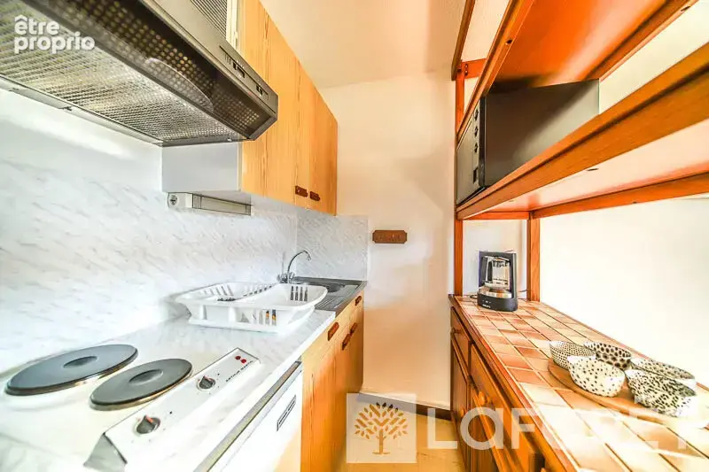 ** appartement - type 2 + cave - embrun 2 pièces - photo 5