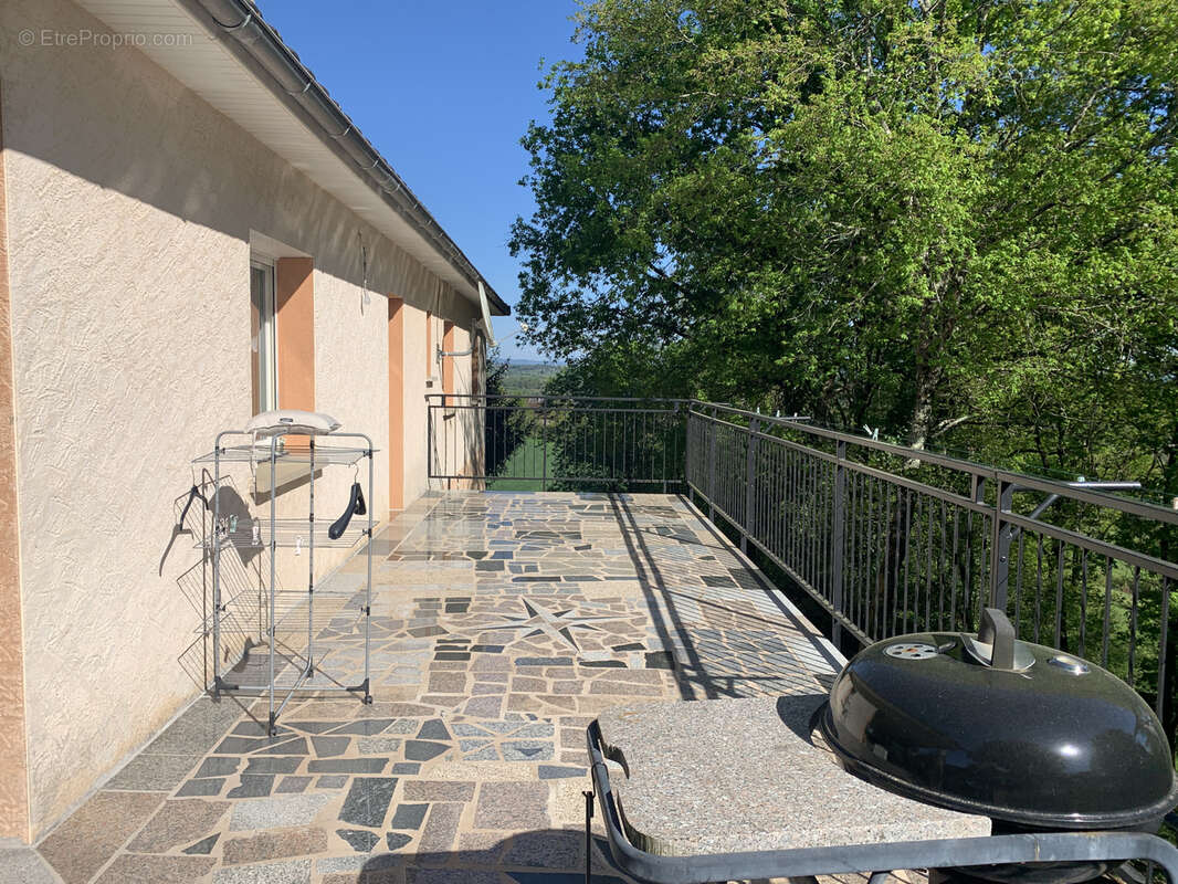 Maison à TERRASSON-LAVILLEDIEU