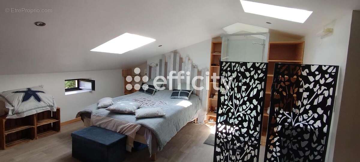 Maison 250 m² à Usson-En-Forez  - photo 22