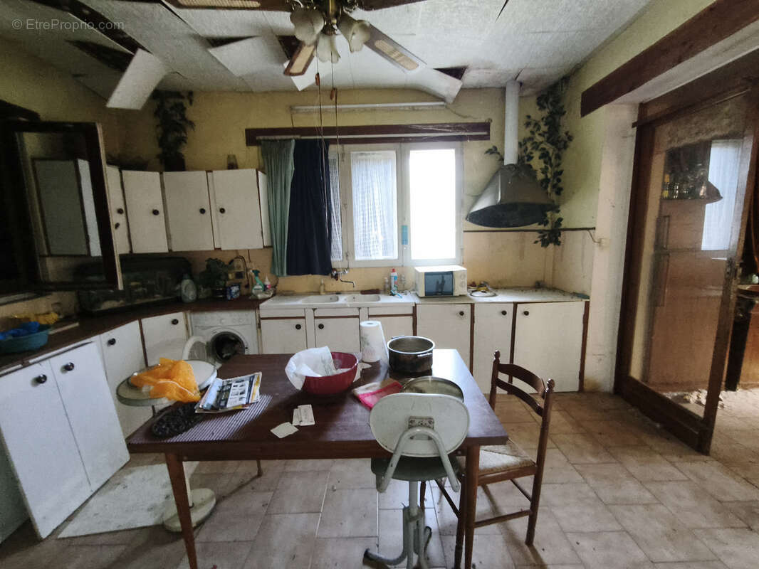 Maison à SAINT-GENIS-D&#039;HIERSAC