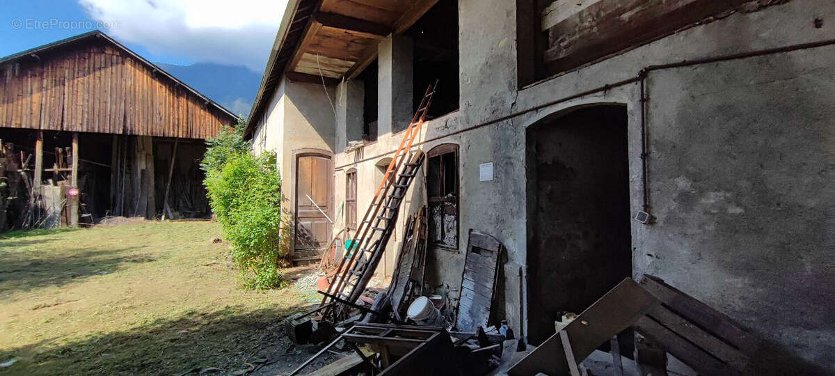 Appartement à GILLY-SUR-ISERE