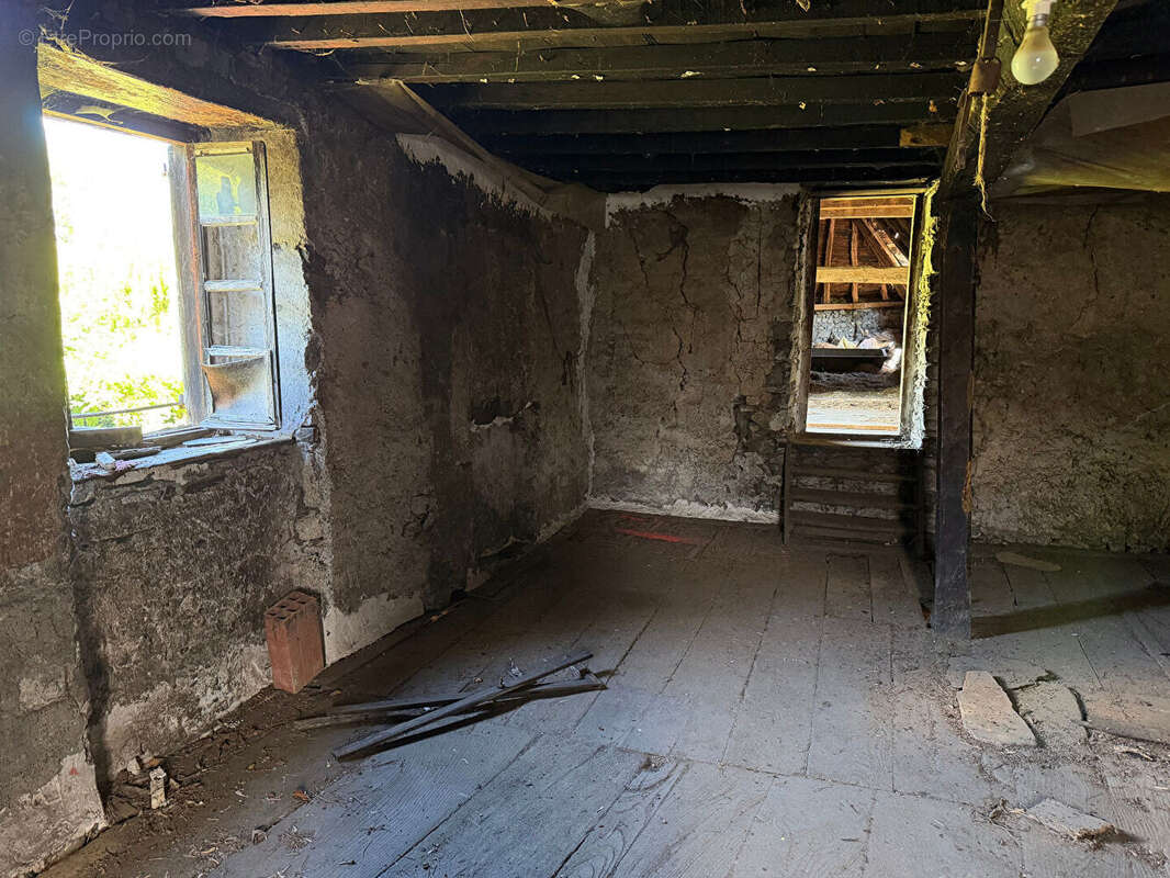 Maison avec dépendance attenante a rénover entiérement 09800 Villeneuve - photo 8