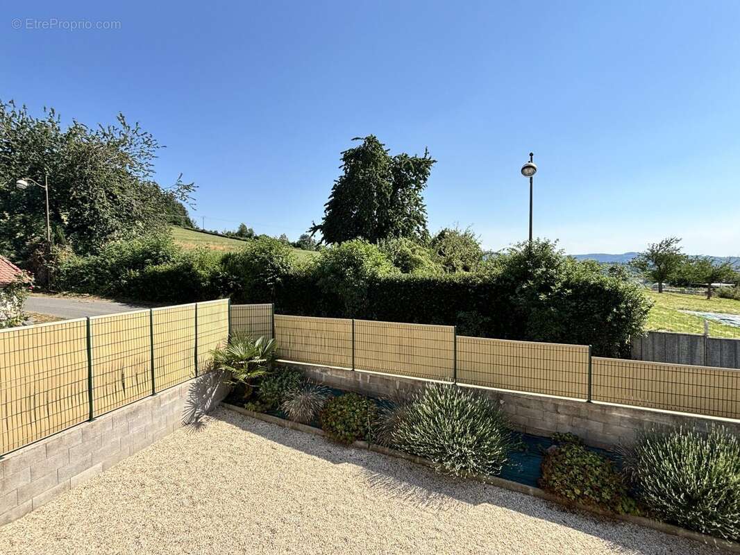 Maison 141 m² à Propieres  - photo 3