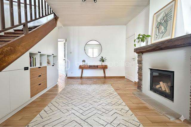 Maison à OLLAINVILLE