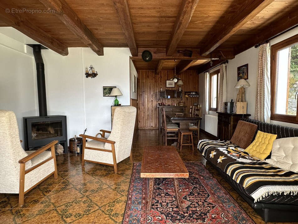 Propriété au coeur de la nature 5 pièces sur 3355m2 de terrain - photo 6