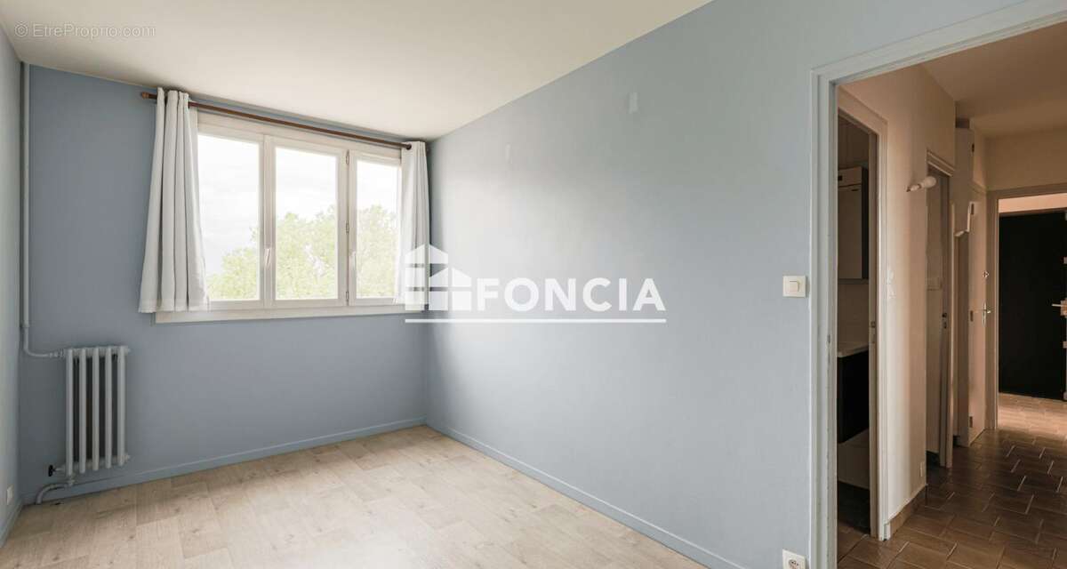 Appartement à SAINT-MARTIN-D'HERES