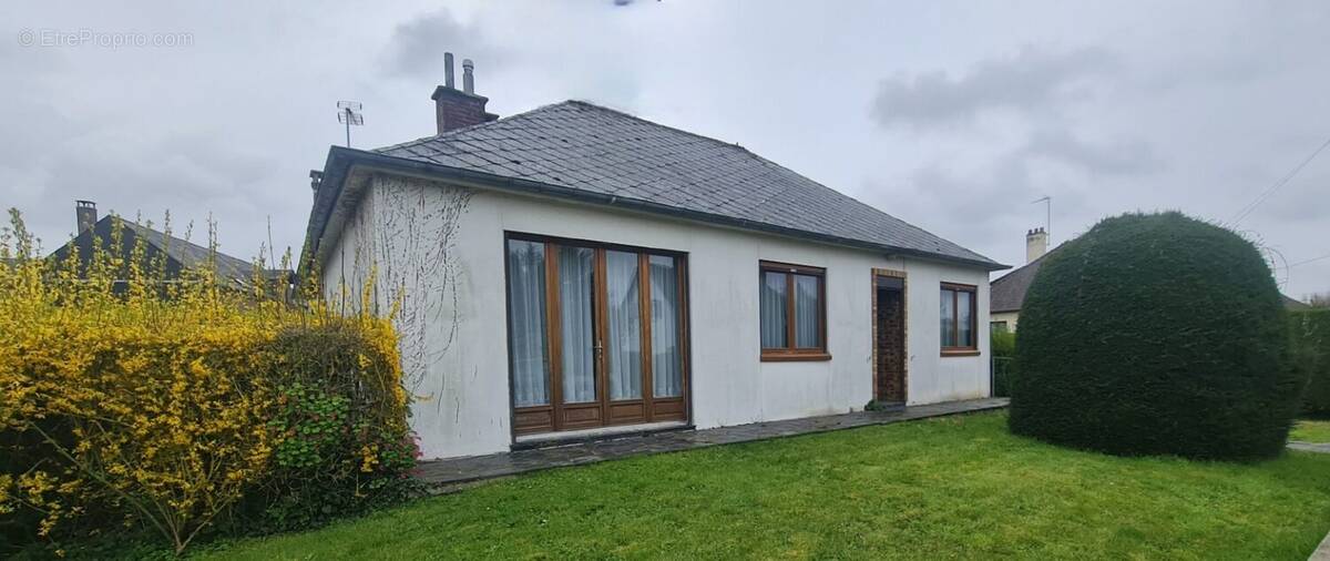 Maison à FEUQUIERES-EN-VIMEU