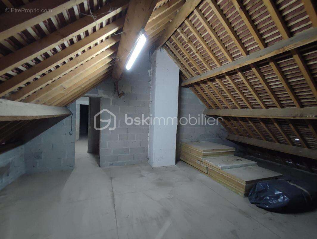 Maison de 113 m² sur sous sol et grenier aménageable sur 445 m² de parcelle - photo 15