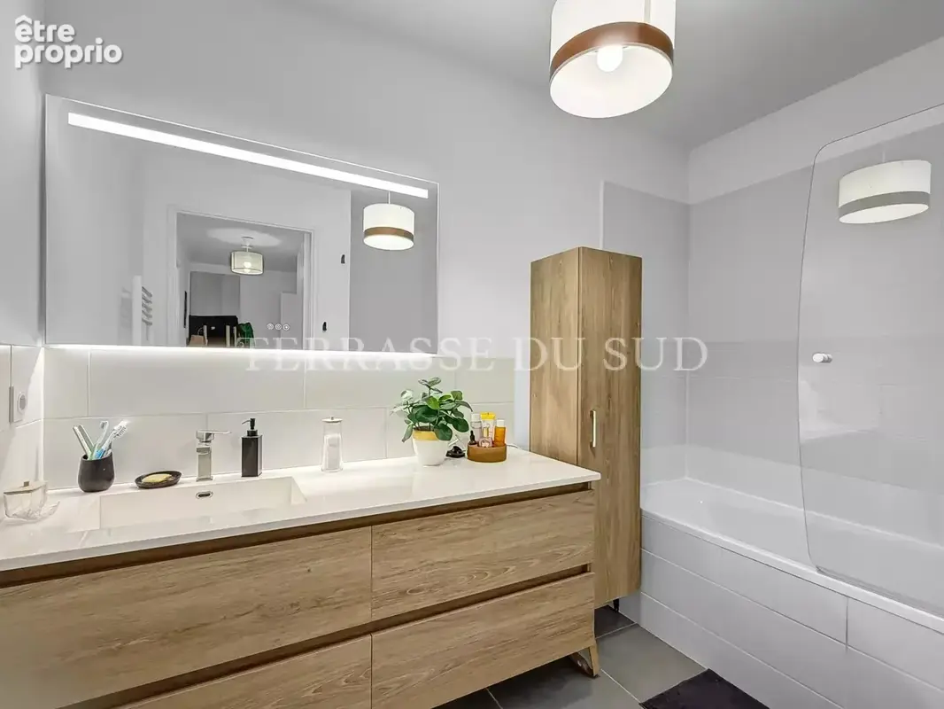 Marseille 8e – T3 en Etage Elevé avec Terrasse – Michelet / Sainte-Anne - photo 13